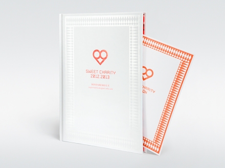 Hardcover Edition / Einband mit Heißfolienprägung  zweifarbig / Neon Farbschnitt / Einleger Künstler-Buchdruckkarte innen